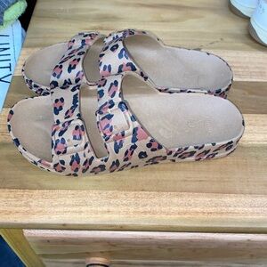 Cacatoes LEOPARD print  Summer sandal slides sz 7
